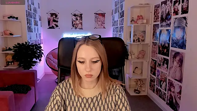 Snapshot of DariaTate chatting on March 21, 2025, 5:45 pm DariaTate online show from March 21, 2025, 5:45 pm