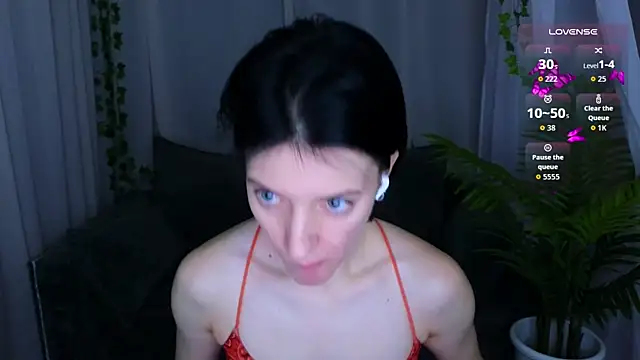 Snapshot of roxy_riot_ chatting on November 7, 2025, 1:21 am roxy riot online show from November 7, 2025, 1:21 am