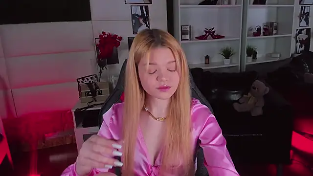 Snapshot of AdeleCartier chatting on February 25, 2025, 2:36 am AdeleCartier online show from February 25, 2025, 2:36 am