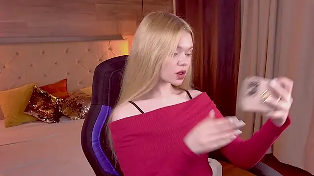 Snapshot of AdeleCartier chatting on February 21, 2025, 4:29 am AdeleCartier online show from February 21, 2025, 4:29 am