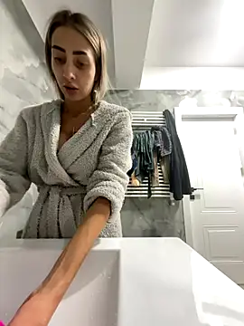 BonyBon29 online show from November 30, 2025, 5:58 pm