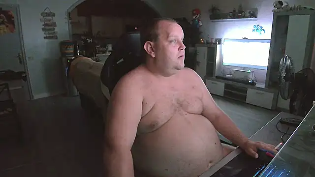 Hotfire-112 online show from April 9, 2026, 9:21 pm