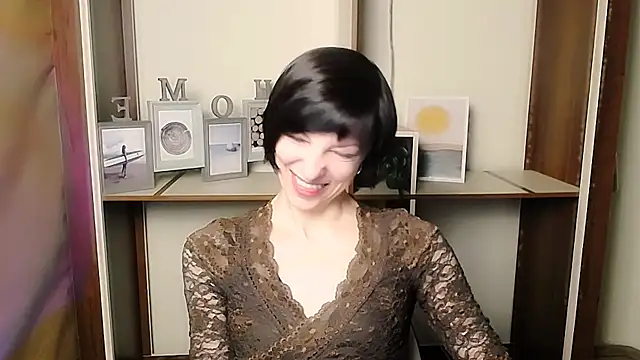 Snapshot of _AngeliaFlow_ chatting on January 10, 2026, 1:06 pm AngeliaFlow online show from January 10, 2026, 1:06 pm