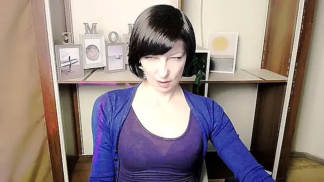 Snapshot of _AngeliaFlow_ chatting on February 15, 2026, 12:37 pm AngeliaFlow online show from February 15, 2026, 12:37 pm