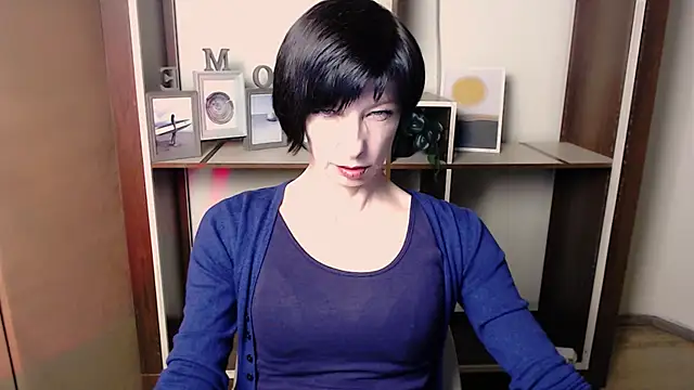 Snapshot of _AngeliaFlow_ chatting on December 23, 2025, 8:02 am AngeliaFlow online show from December 23, 2025, 8:02 am