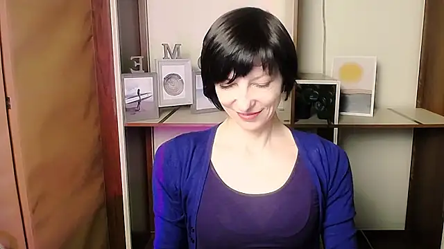 Snapshot of _AngeliaFlow_ chatting on January 14, 2026, 8:29 am AngeliaFlow online show from January 14, 2026, 8:29 am