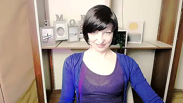 Snapshot of _AngeliaFlow_ chatting on February 17, 2026, 8:11 am AngeliaFlow online show from February 17, 2026, 8:11 am