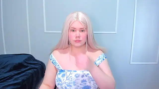  leana  online show from December 4, 2025, 7:57 pm