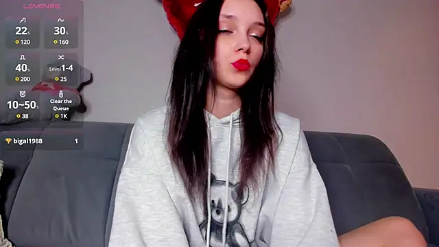 Fia Mood online show from February 26, 2025, 2:16 pm
