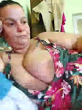 Snapshot of IvettkeXXX chatting on October 1, 2025, 9:47 am IvettkeXXX online show from October 1, 2025, 9:47 am