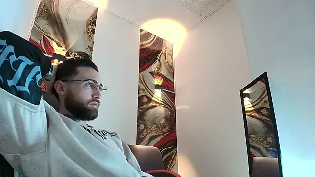 Luke davis01 online show from January 17, 2026, 1:15 pm