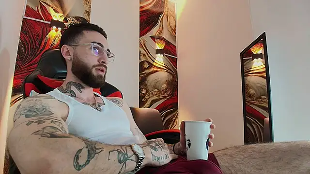 Luke davis01 online show from November 6, 2025, 1:26 pm