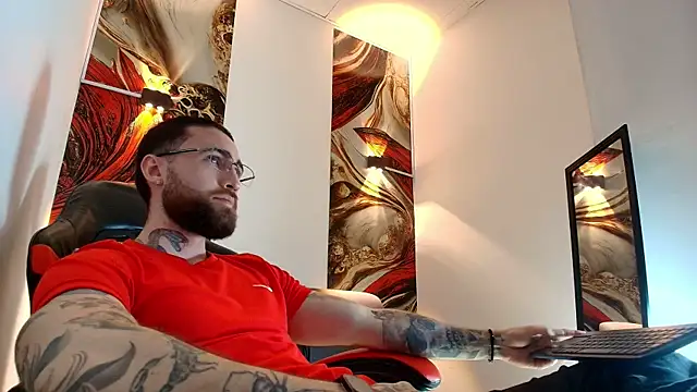 Luke davis01 online show from April 1, 2026, 1:41 pm