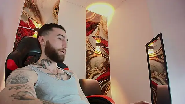 Luke davis01 online show from October 28, 2025, 1:21 pm