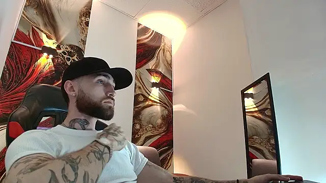 Luke davis01 online show from February 2, 2026, 1:21 pm