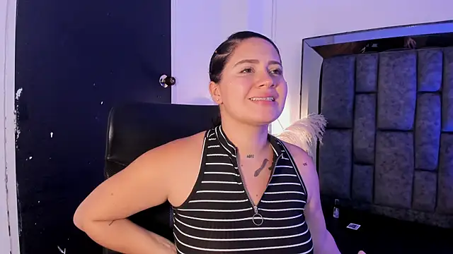 Snapshot of Morgan_Wright chatting on March 13, 2025, 1:21 am Morgan Wright online show from March 13, 2025, 1:21 am