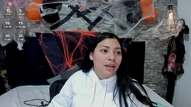 Sophia Brunett online show from October 29, 2025, 12:04 pm