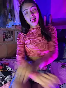 Skye Moore online show from April 21, 2026, 3:02 am