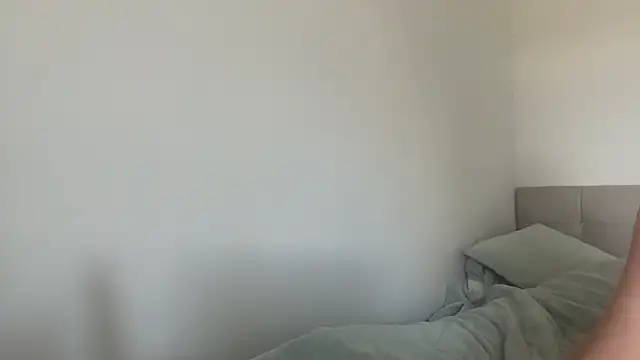 skyejde online show from September 12, 2025, 2:06 pm