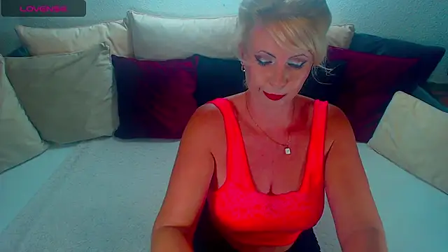 Snapshot of Lex_McQueen chatting on July 7, 2026, 9:29 pm Lex McQueen online show from July 7, 2026, 9:29 pm