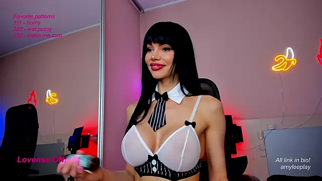 Snapshot of AmyLeeplay chatting on March 11, 2025, 5:02 pm AmyLeeplay online show from March 11, 2025, 5:02 pm