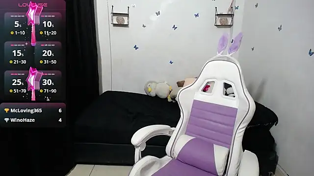 hello kityy25 online show from February 21, 2025, 3:45 am