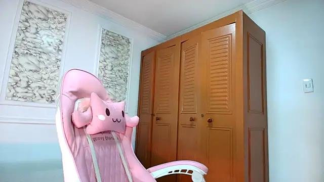 Snapshot of Danella_houston chatting on November 5, 2025, 7:06 pm Danella houston online show from November 5, 2025, 7:06 pm