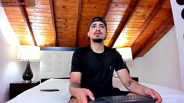 Sebastian Berne online show from November 17, 2025, 7:18 pm