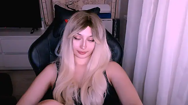 beauty blonde online show from December 1, 2025, 12:17 pm