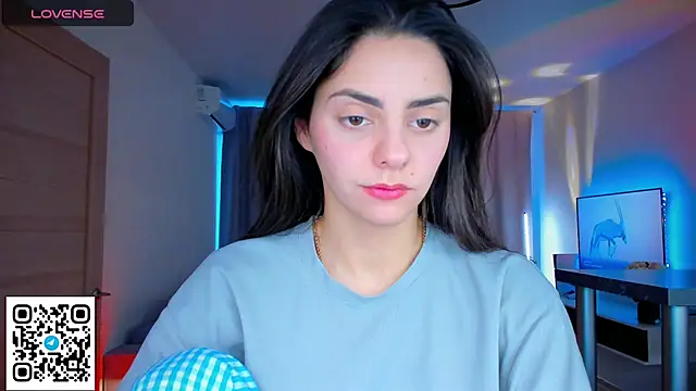 Snapshot of EmiliaZen chatting on February 17, 2026, 2:03 pm EmiliaZen online show from February 17, 2026, 2:03 pm