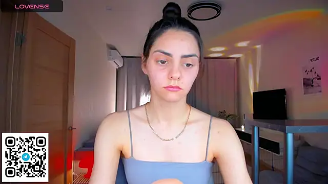 Snapshot of EmiliaZen chatting on February 26, 2026, 7:25 pm EmiliaZen online show from February 26, 2026, 7:25 pm