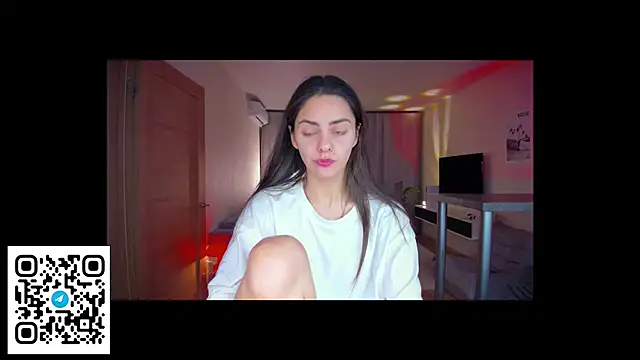 EmiliaZen online show from March 22, 2026, 7:37 pm