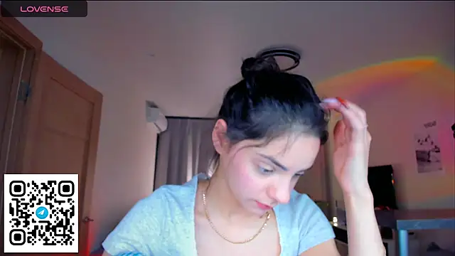 Snapshot of EmiliaZen chatting on February 21, 2026, 3:36 pm EmiliaZen online show from February 21, 2026, 3:36 pm