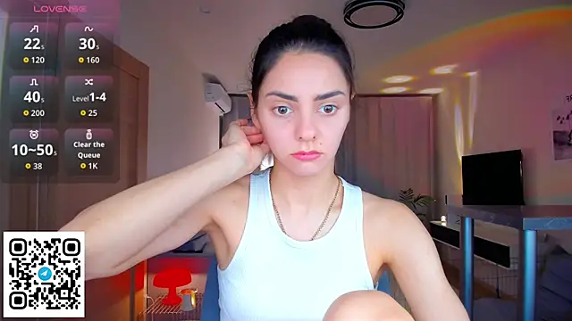 Snapshot of EmiliaZen chatting on February 24, 2026, 5:36 pm EmiliaZen online show from February 24, 2026, 5:36 pm