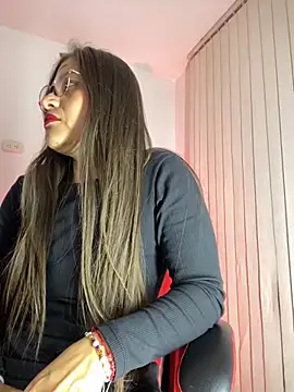 Snapshot of amberth2304 chatting on November 12, 2025, 12:59 am amberth2304 online show from November 12, 2025, 12:59 am