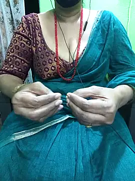 niiveditha online show from November 17, 2025, 1:04 pm