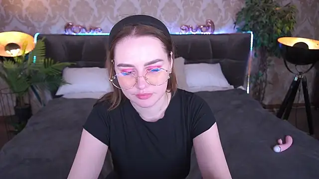 DivineJass online show from February 24, 2025, 8:47 pm