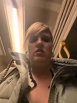 Snapshot of Sexybiene969 chatting on January 12, 2026, 5:20 pm Sexybiene969 online show from January 12, 2026, 5:20 pm