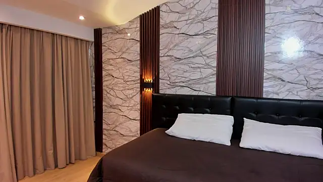 Mia Washington online show from March 18, 2025, 12:50 pm