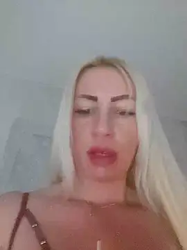 Snapshot of visnjica chatting on June 17, 2026, 9:25 pm visnjica online show from June 17, 2026, 9:25 pm