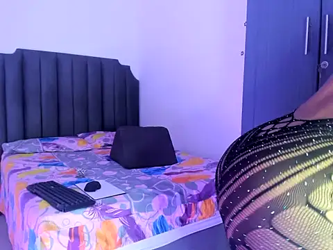 Snapshot of moree_Queen chatting on November 18, 2025, 5:49 pm moree Queen online show from November 18, 2025, 5:49 pm