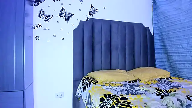 Snapshot of moree_Queen chatting on November 13, 2025, 12:09 pm moree Queen online show from November 13, 2025, 12:09 pm