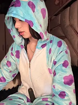 Snapshot of Laura-Khalifa chatting on November 28, 2025, 5:29 am Laura-Khalifa online show from November 28, 2025, 5:29 am