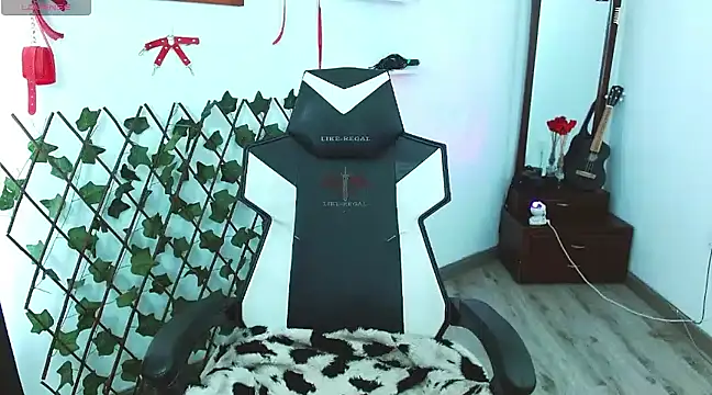 Snapshot of imcleo_xoxo chatting on February 25, 2025, 1:43 pm imcleo xoxo online show from February 25, 2025, 1:43 pm