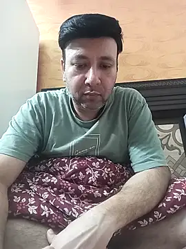 Snapshot of innocentboy1987 chatting on April 29, 2026, 9:02 am innocentboy1987 online show from April 29, 2026, 9:02 am