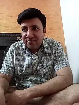 innocentboy1987 online show from March 17, 2026, 5:43 am