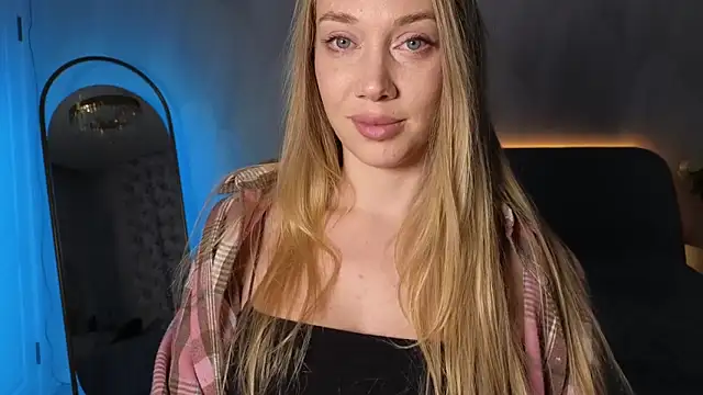 Snapshot of Engel_13 chatting on October 4, 2025, 2:18 pm Engel 13 online show from October 4, 2025, 2:18 pm