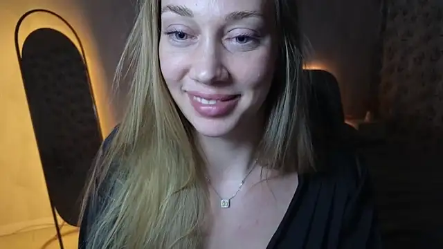 Snapshot of Engel_13 chatting on November 27, 2025, 6:19 pm Engel 13 online show from November 27, 2025, 6:19 pm