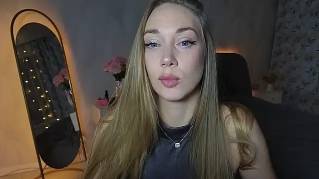 Snapshot of Engel_13 chatting on December 3, 2025, 2:38 pm Engel 13 online show from December 3, 2025, 2:38 pm