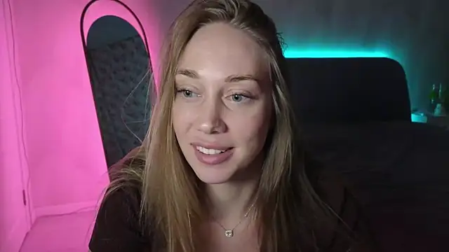 Snapshot of Engel_13 chatting on November 20, 2025, 6:19 pm Engel 13 online show from November 20, 2025, 6:19 pm